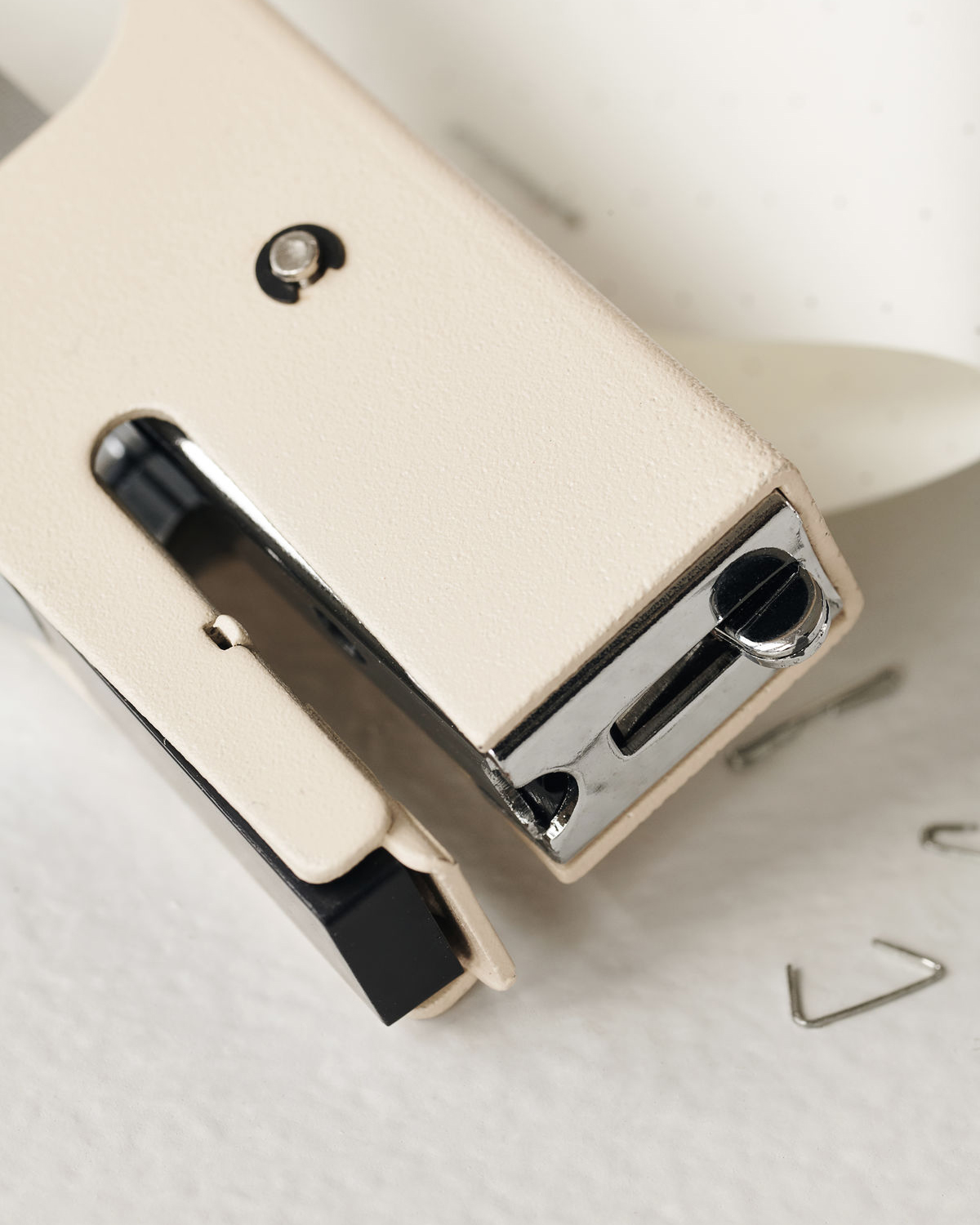 Stapler Ecru – Image 2